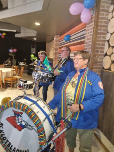 4eeeb655-94f2-4961-b865-f957bd6caa16