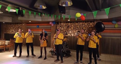 EDF434F2-959C-4F56-BAFF-23F515B9A883